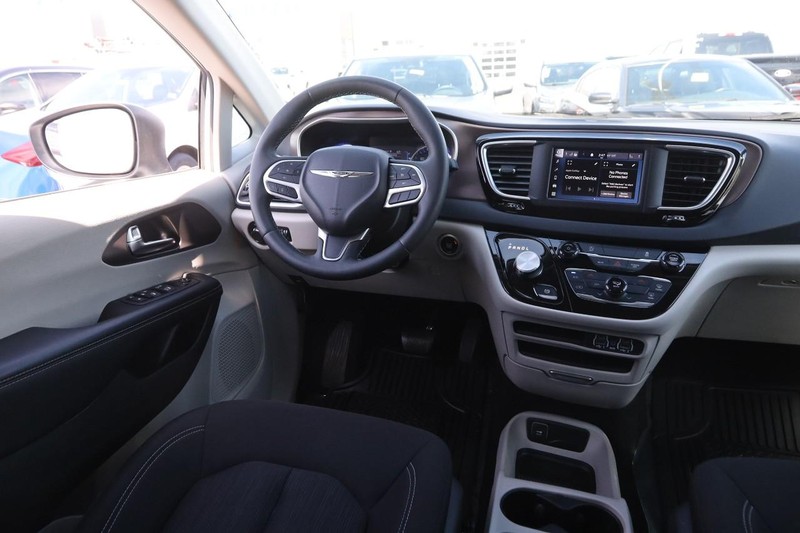 Chrysler Voyager Vehicle Image 22