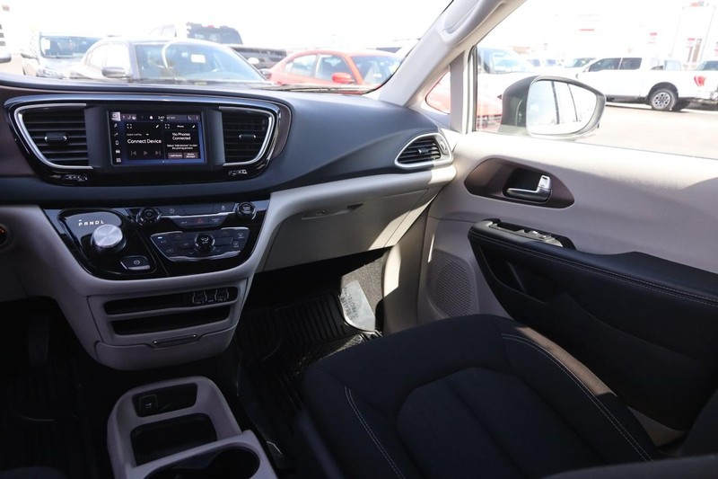 Chrysler Voyager Vehicle Image 25