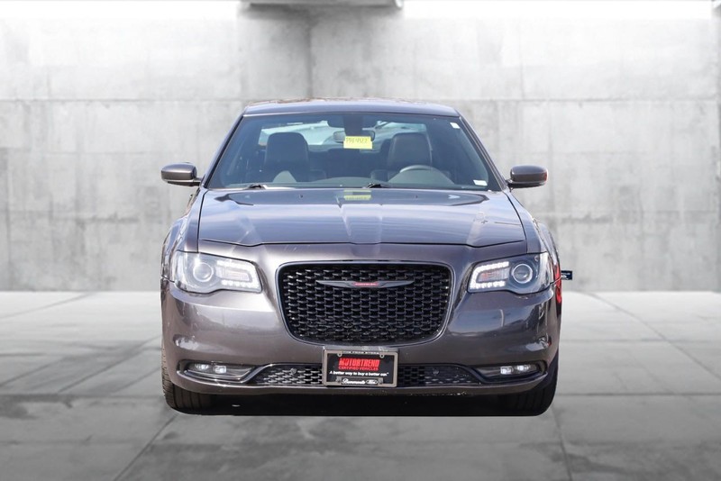 Chrysler 300 Vehicle Image 04