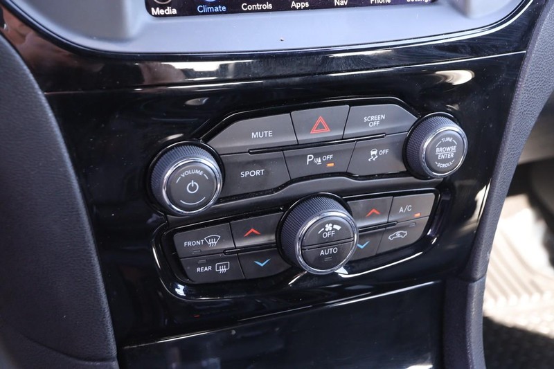 Chrysler 300 Vehicle Image 18