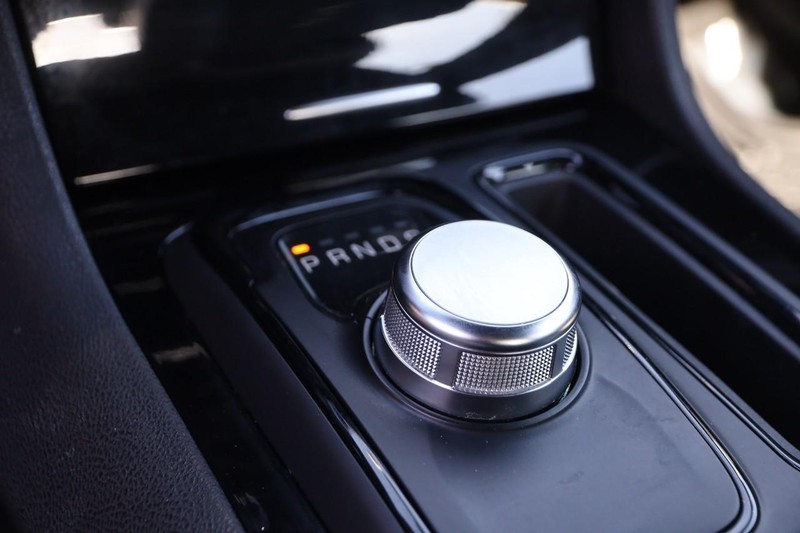 Chrysler 300 Vehicle Image 19