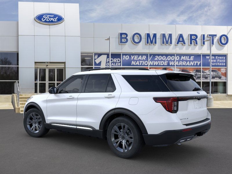 Ford Explorer Vehicle Image 04