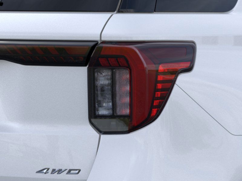 Ford Explorer Vehicle Image 21