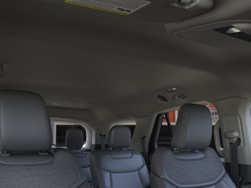 Ford Explorer Vehicle Image 22
