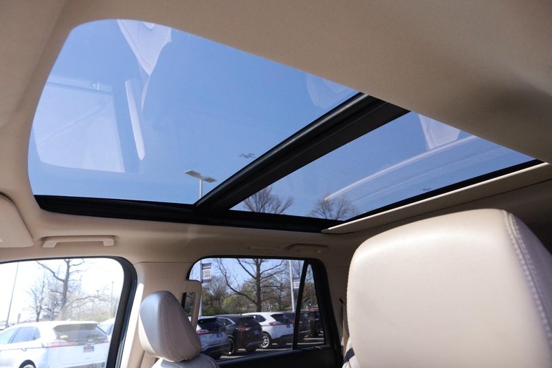 Ford Expedition Max Vehicle Image 10