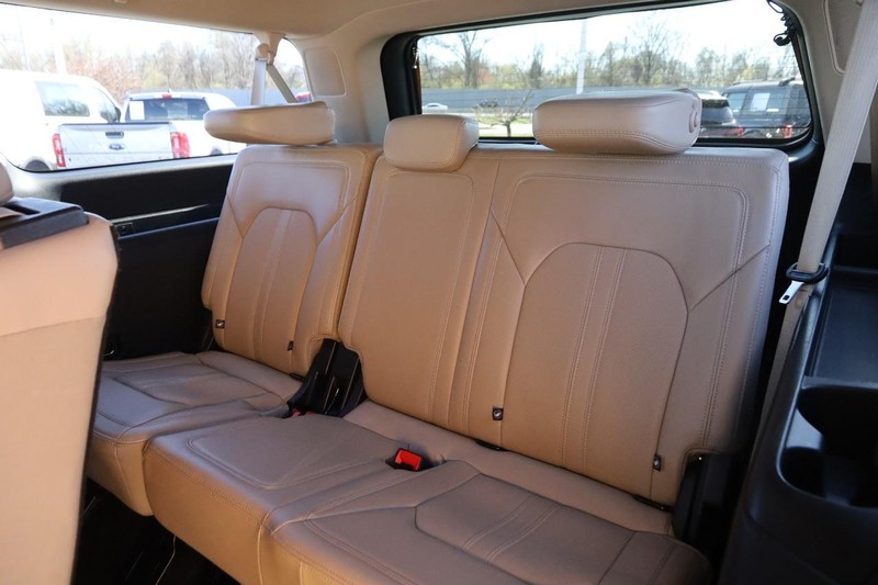 Ford Expedition Max Vehicle Image 13