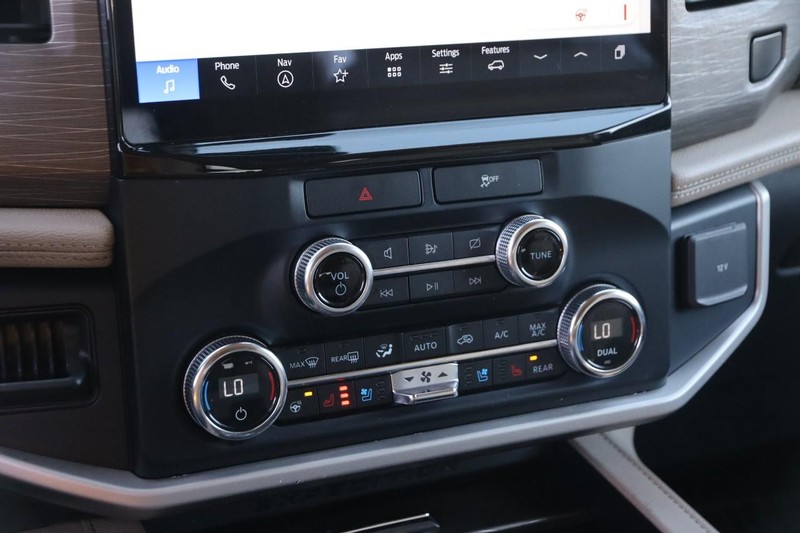 Ford Expedition Max Vehicle Image 21