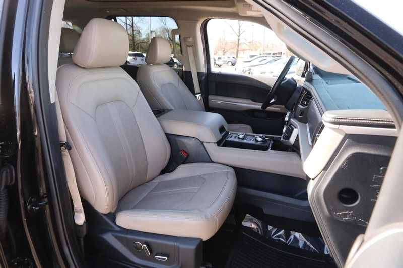Ford Expedition Max Vehicle Image 31