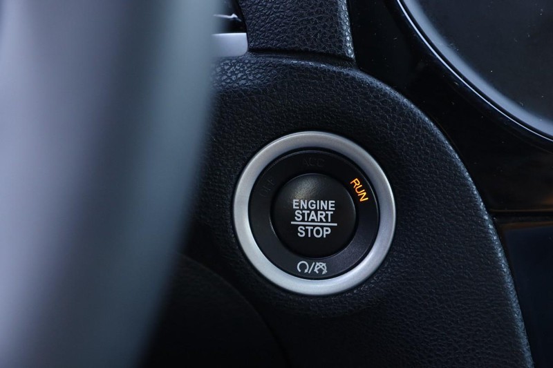 Chrysler 300 Vehicle Image 15
