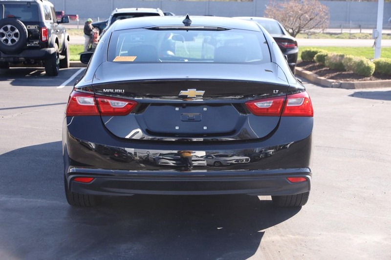 Chevrolet Malibu Vehicle Image 06