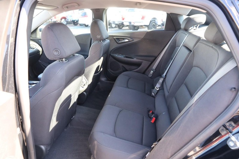 Chevrolet Malibu Vehicle Image 09