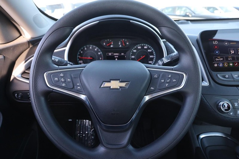 Chevrolet Malibu Vehicle Image 10