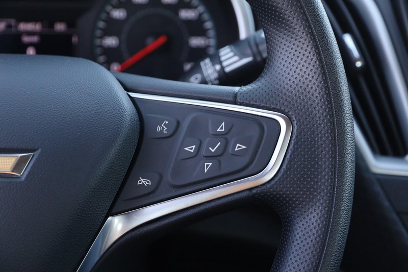 Chevrolet Malibu Vehicle Image 12