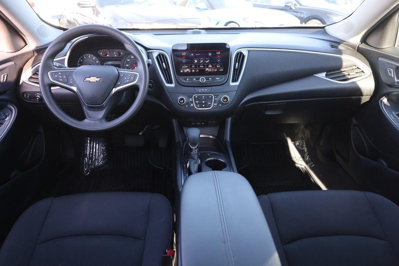 Chevrolet Malibu Vehicle Image 19