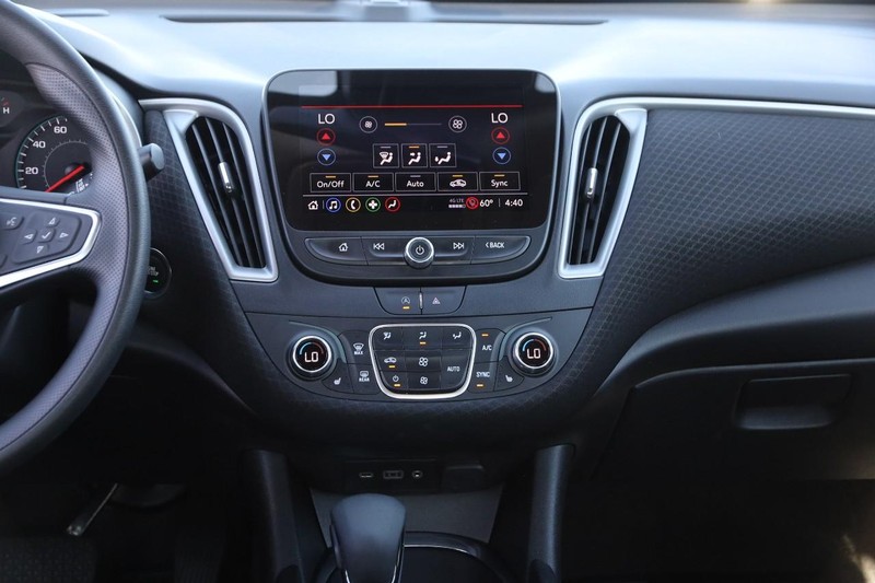 Chevrolet Malibu Vehicle Image 22