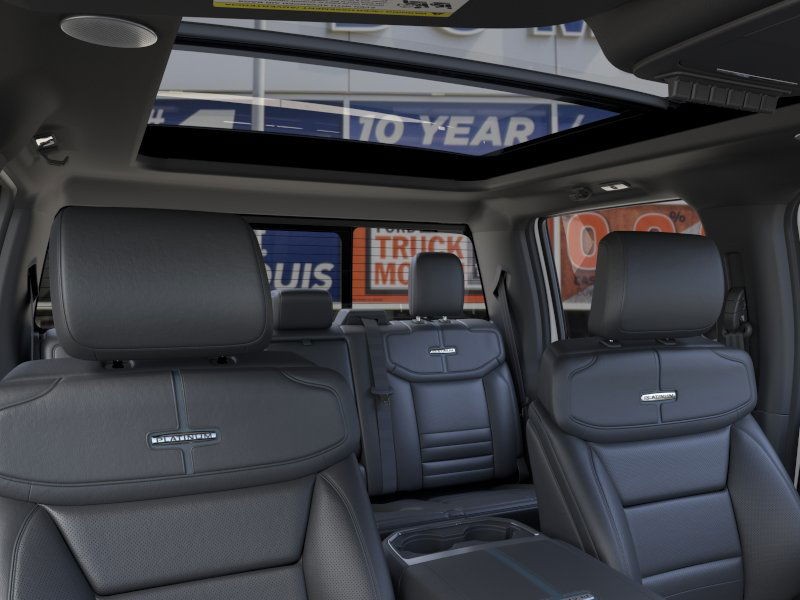 Ford Super Duty F-250 SRW Vehicle Image 22