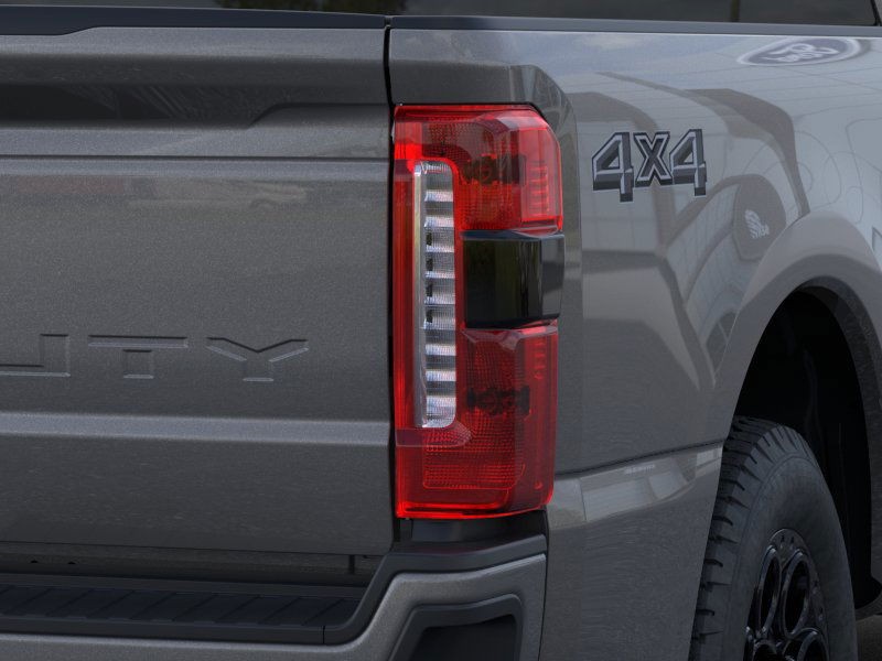 Ford Super Duty F-250 SRW Vehicle Image 21