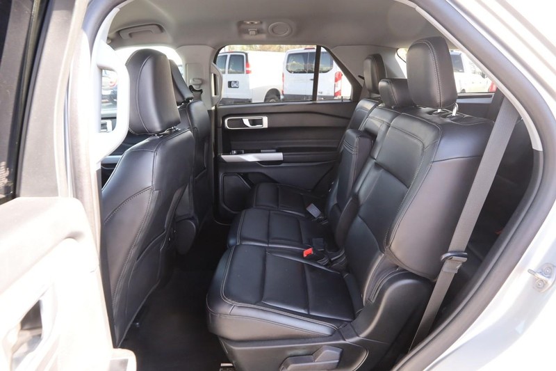 Ford Explorer Vehicle Image 10