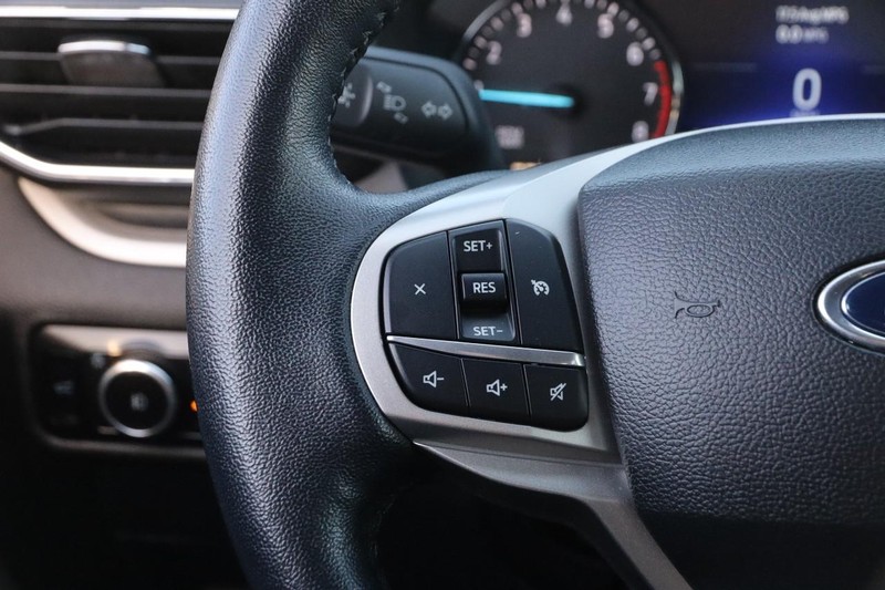 Ford Explorer Vehicle Image 13