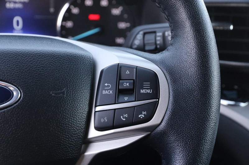 Ford Explorer Vehicle Image 14