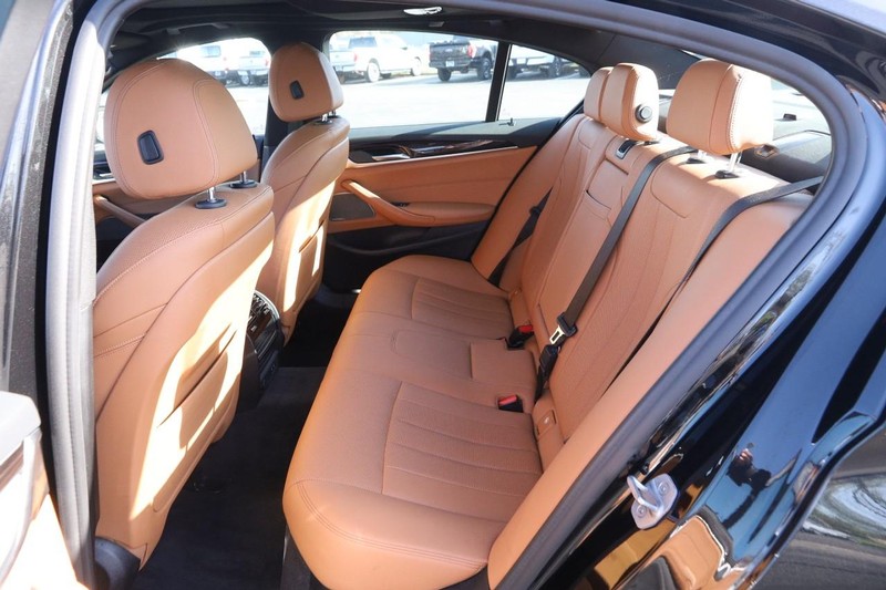 BMW 5 Series Vehicle Image 10