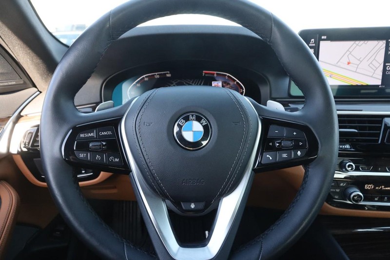 BMW 5 Series Vehicle Image 11