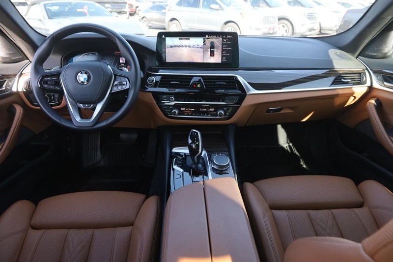BMW 5 Series Vehicle Image 21
