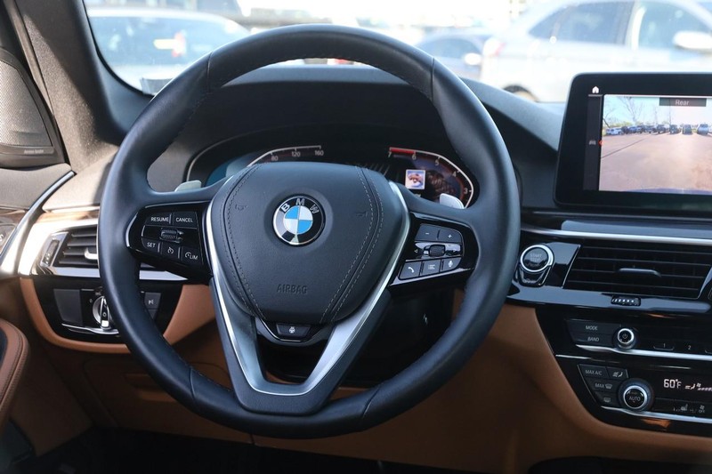 BMW 5 Series Vehicle Image 23