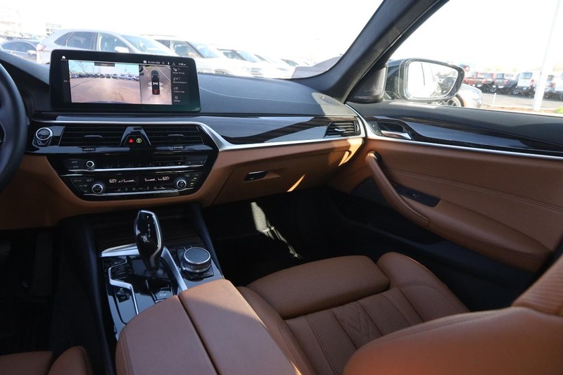 BMW 5 Series Vehicle Image 25
