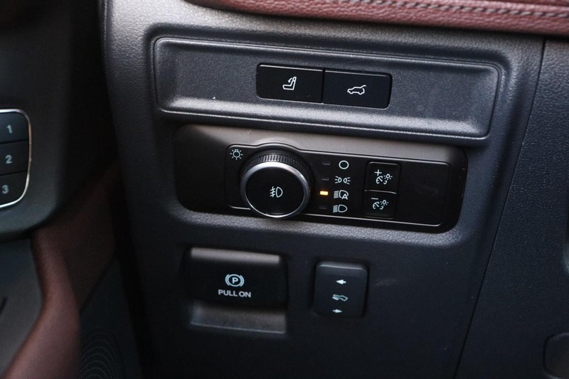 Ford Expedition Max Vehicle Image 24