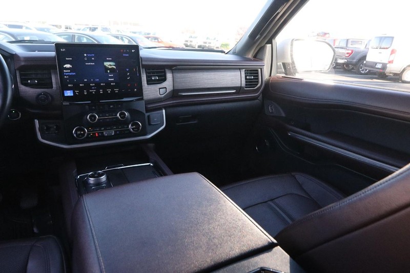 Ford Expedition Max Vehicle Image 29