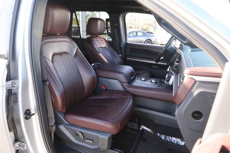 Ford Expedition Max Vehicle Image 31