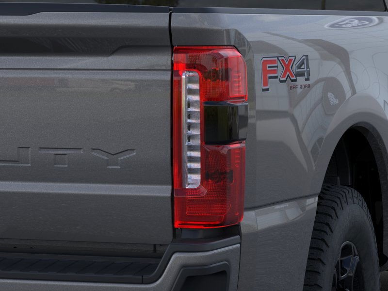 Ford Super Duty F-250 SRW Vehicle Image 21