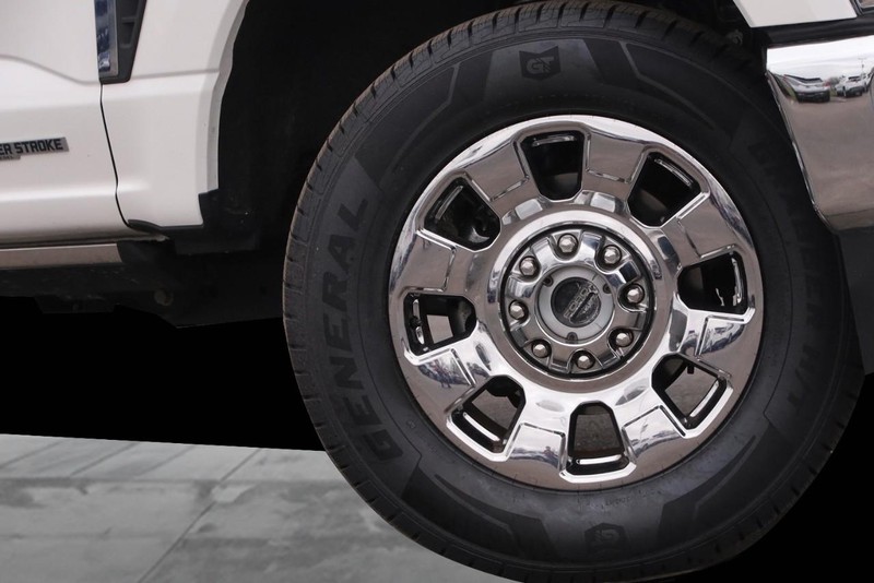 Ford Super Duty F-250 SRW Vehicle Image 03