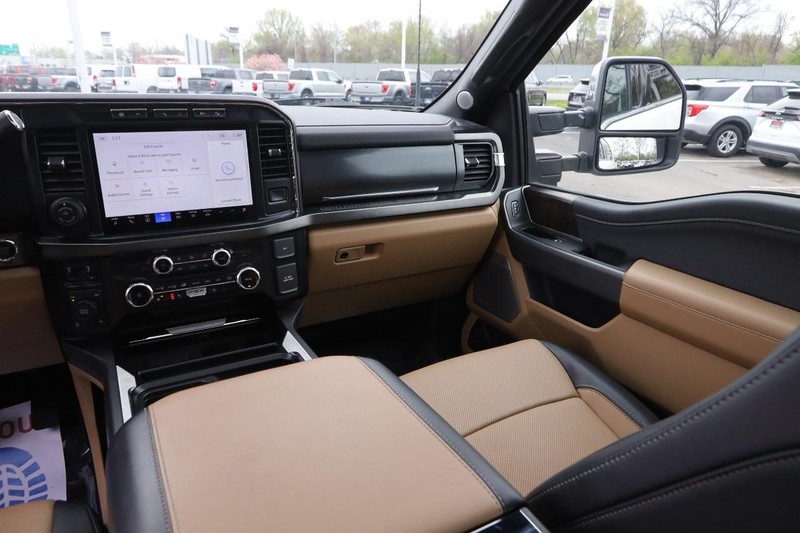 Ford Super Duty F-250 SRW Vehicle Image 26