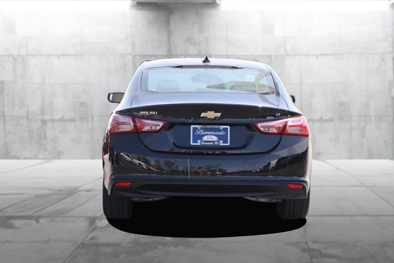Chevrolet Malibu Vehicle Image 06