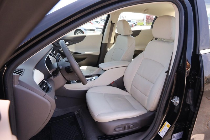 Chevrolet Malibu Vehicle Image 08