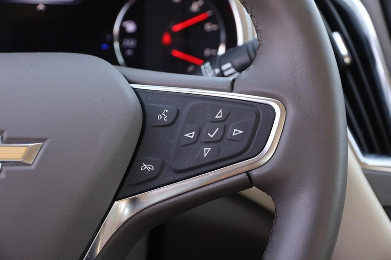 Chevrolet Malibu Vehicle Image 12