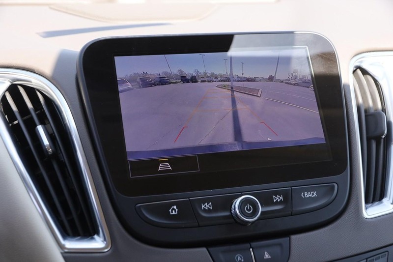 Chevrolet Malibu Vehicle Image 15