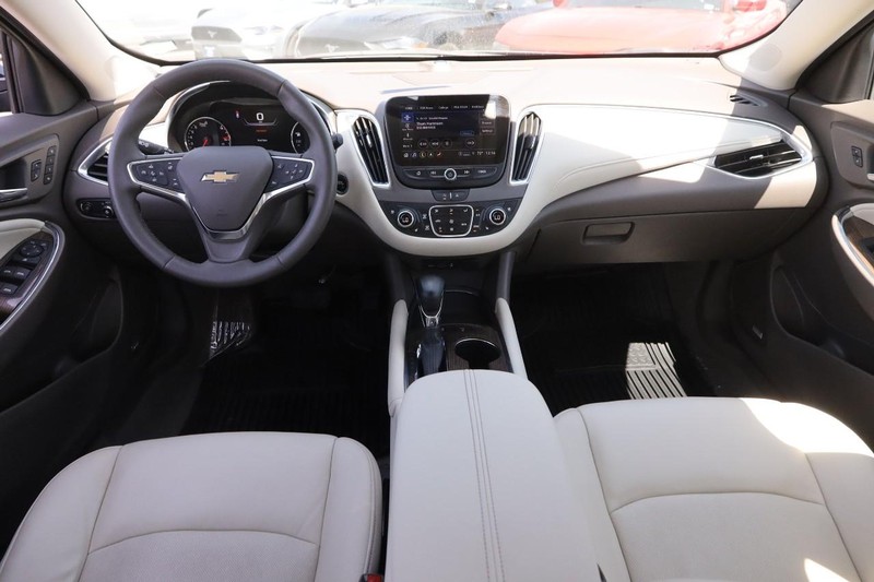 Chevrolet Malibu Vehicle Image 18