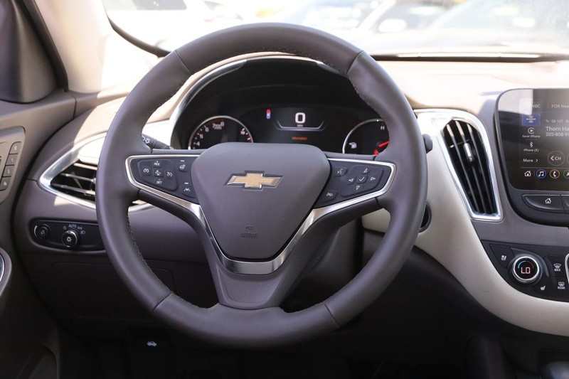 Chevrolet Malibu Vehicle Image 20