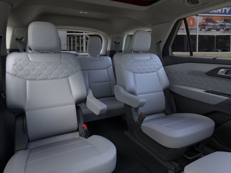 Ford Explorer Vehicle Image 11
