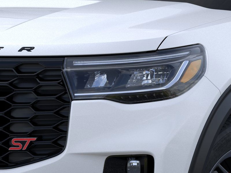 Ford Explorer Vehicle Image 18