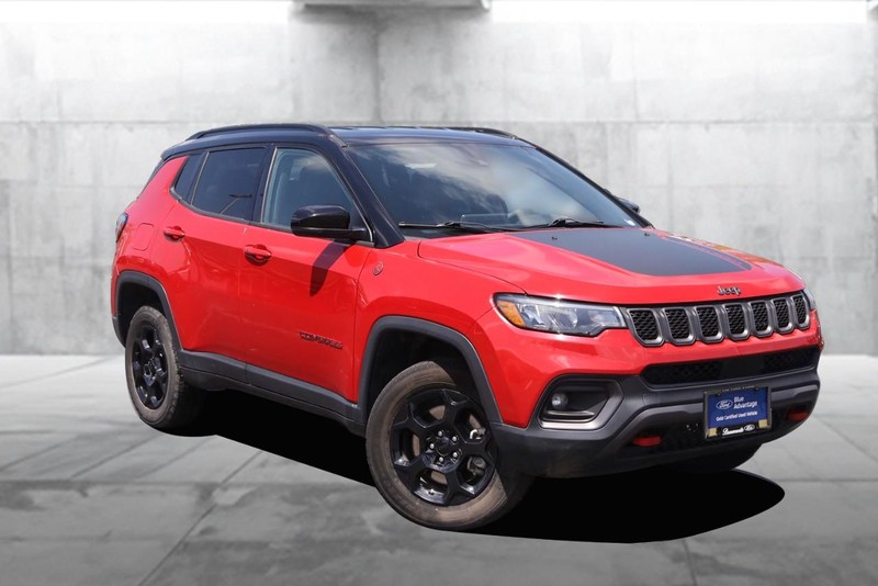 Jeep Compass Vehicle Image 02