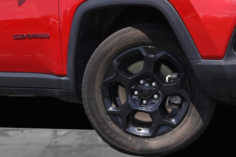 Jeep Compass Vehicle Image 03