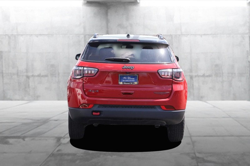 Jeep Compass Vehicle Image 06