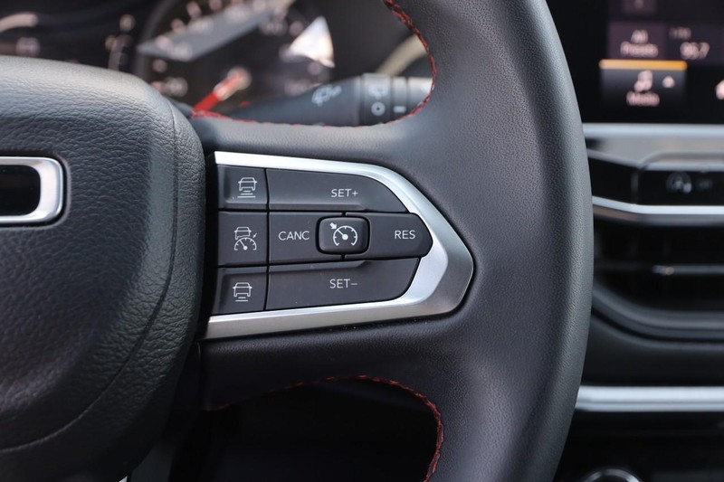 Jeep Compass Vehicle Image 12