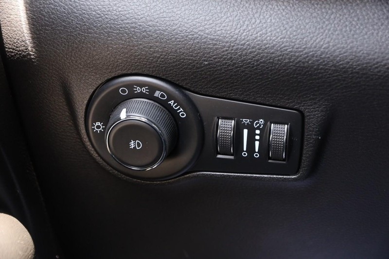 Jeep Compass Vehicle Image 19
