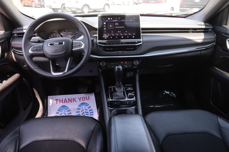 Jeep Compass Vehicle Image 20