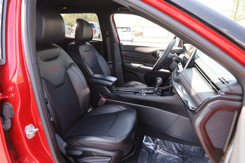 Jeep Compass Vehicle Image 25